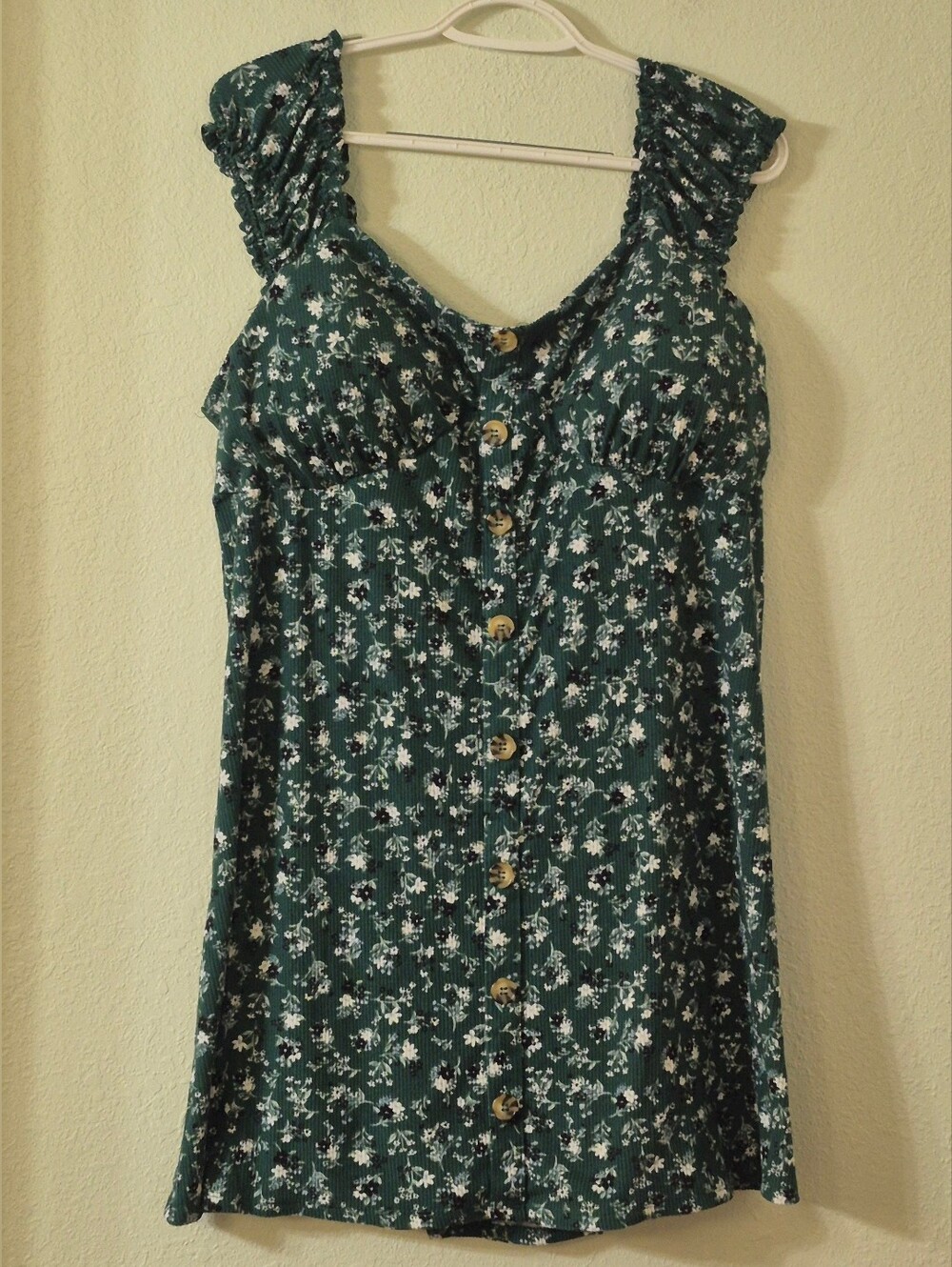 no boundaries green dress Forest Floral Button-Front Crop sale rental